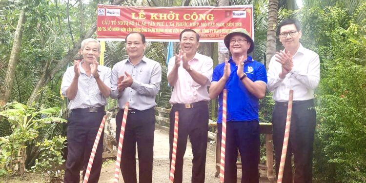 Chính thức khởi công xây cầu nông thôn mới tại huyện Mỏ Cày Nam, tỉnh Bến Tre