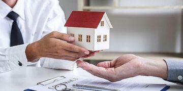 Trung tâm tư vấn pháp luật Toàn Tâm: Vi phạm hợp đồng mua bán nhà ở bị phạt thế nào – Trách nhiệm của chủ khi vật nuôi gây thiệt hại cho người khác?