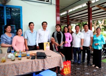 Bến Tre: Thăm và chúc tết Mẹ Việt Nam anh hùng nhân dịp Tết Nguyên đán xuân Ất Tỵ 2025