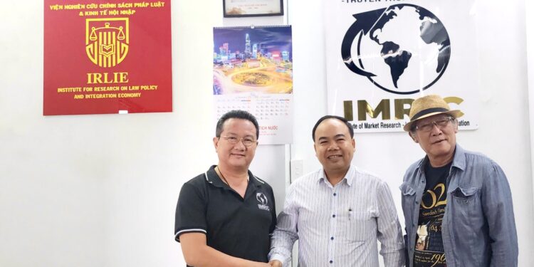 Viện IMRIC phối hợp Viện IRLIE tiếp, làm việc với Công ty phần mềm Quản lý Doanh nghiệp FAST