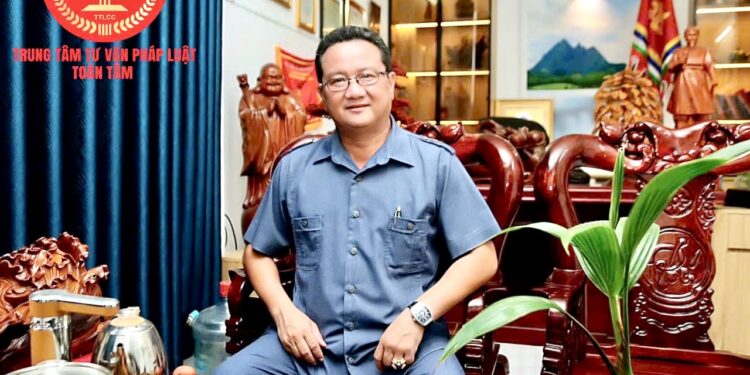 TS. Hồ Minh Sơn: Góc nhìn pháp lý chuyện chàng trai ‘cưới 2 vợ’ ở Quảng Nam và vụ nhiều người trên thùng ô tô ‘hết đát’ đi ngắm hoa mận tại Sơn La