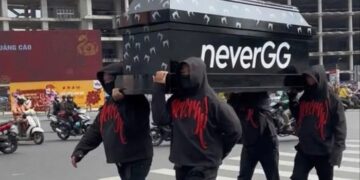 Phân tích yếu tố pháp lý liên quan nhóm người khiêng quan tài diễu phố và đòi nợ sai cách, hàng loạt chủ nợ tự đẩy mình vào vòng lao lý, thậm chí mất mạng