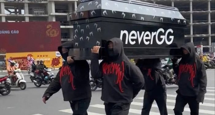 Phân tích yếu tố pháp lý liên quan nhóm người khiêng quan tài diễu phố và đòi nợ sai cách, hàng loạt chủ nợ tự đẩy mình vào vòng lao lý, thậm chí mất mạng