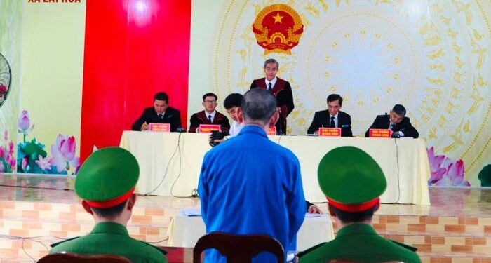 Bố chồng vung dao đoạt mạng con dâu