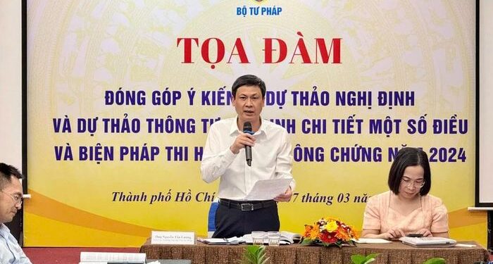 Cần quy định rõ hơn việc chụp ảnh, quay phim của công chứng viên và người yêu cầu công chứng