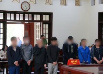 Lập ‘liên minh ma quỷ’, Chấp hành viên vướng lao lý