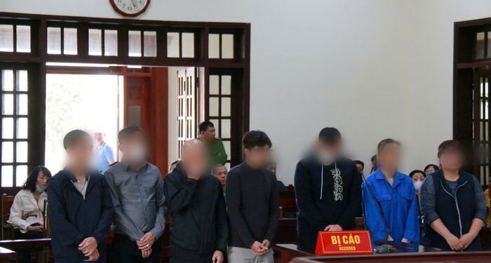 Lập ‘liên minh ma quỷ’, Chấp hành viên vướng lao lý