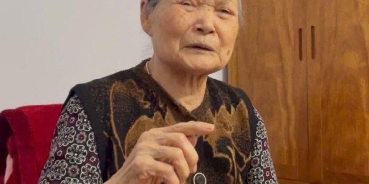 Hà Nội: Nhà chưa chia thừa kế, mẹ già 90 tuổi bàng hoàng khi bị con đuổi khỏi nhà