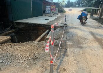 Công trình thi công dang dở gây ô nhiễm kéo dài: Một ví dụ điển hình của vi phạm môi trường