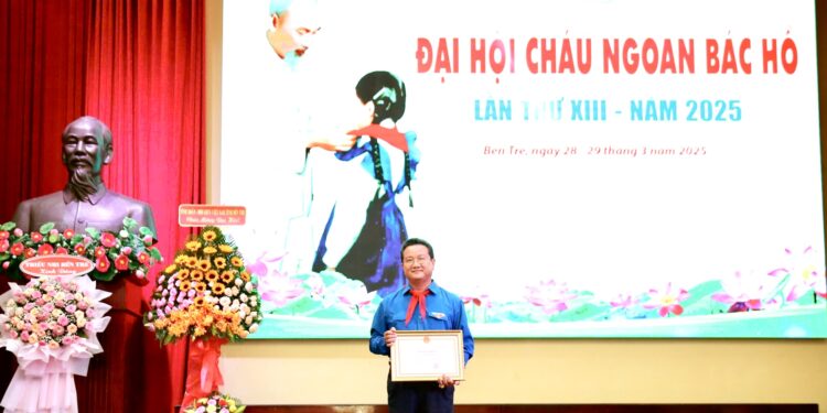 TS. Hồ Minh Sơn vinh dự tiếp tục nhận bằng khen của Chủ tịch UBND Bến Tre năm 2025