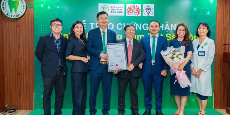 Bệnh viện Răng Hàm Mặt Sài Gòn đơn vị Y tế tư nhân, đón nhận chứng nhận ISO 9001:2015