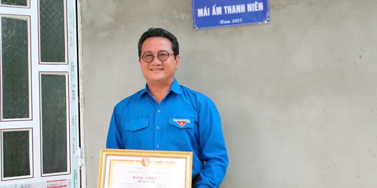 TS. Hồ Minh Sơn vinh dự tiếp tục nhận Bằng khen của Chủ tịch UBND tỉnh Bến Tre năm 2025