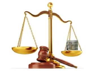 Cú bắt tay giữa luật sư và cựu phó phòng TAND Cấp cao tại Đà Nẵng để lật ngược bản án