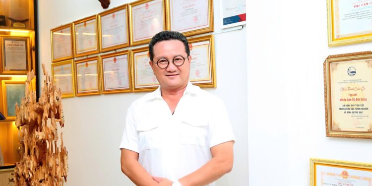 TS. Hồ Minh Sơn: Người nhận tiền trong vụ cướp để trả nợ và trường hợp liên quan chồng Đoàn Di Băng công ty bán hàng giả sẽ chịu hình phạt nào?