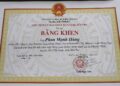 Ông Phan Mạnh Hùng – Phó viện trưởng Viện IMRIC; CEO Công ty Mays Ruviteks vinh dự nhận bằng khen Chủ tịch UBND tỉnh Bến Tre