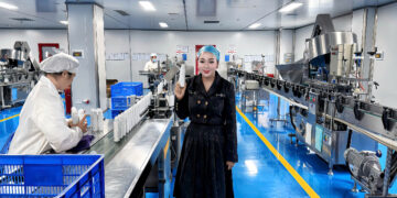 Tập đoàn Calgary thăm, làm việc với Tập đoàn Aiqi Biotechnology Co.,Ltd., tại Trung Quốc