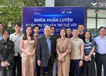 Các Tiến sĩ, Chuyên gia, Luật sư phối hợp đào tạo kỹ năng “Quản trị Tài sản Trí tuệ trong Doanh nghiệp bằng AI” tại Startup MasterTrack 2025