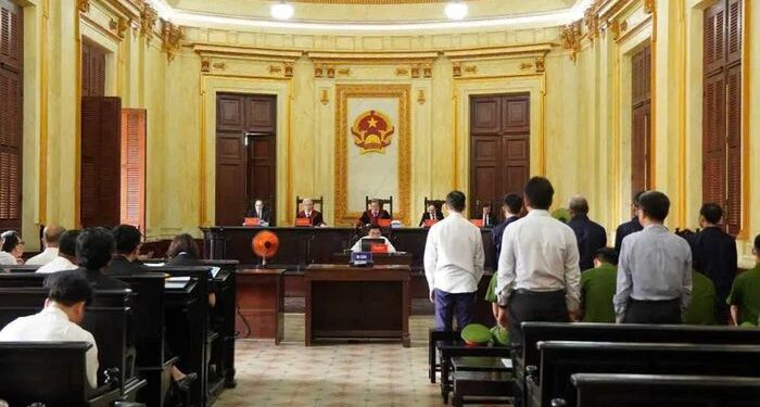 Thế nào là vụ án có nhiều tình tiết phức tạp, dư luận xã hội đặc biệt quan tâm?