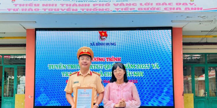 Trạm CSGT Đa Phước: Đẩy mạnh tuyên truyền an toàn giao thông cho đoàn viên, thanh niên– Trao trợ cấp học tập cho thiếu nhị bị ảnh hưởng bởi Covid -19
