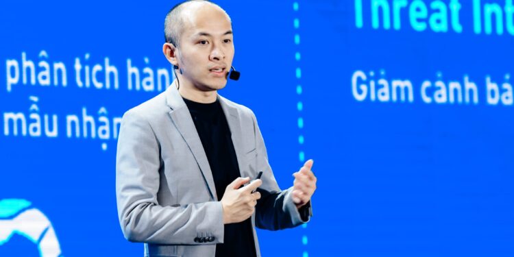 Sống ảo trên mạng xã hội: Hậu quả và giá trị nhân văn hiện nay