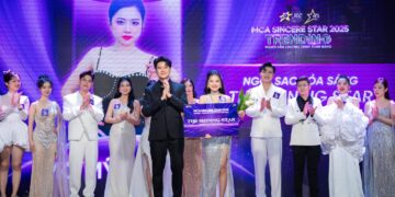 Lê Mỹ Phượng (SBD 01) – Thư ký Hiệp hội VFAEA: Tỏa sáng rực rỡ với danh hiệu “The Shining Star” tại đêm chung kết MCA Sincere Star 2025