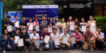 Hơn 30 Doanh nghiệp tham gia chuyên đề Quản trị Nhân sự Chuyên nghiệp được trao chứng nhận Startup MasterTrack