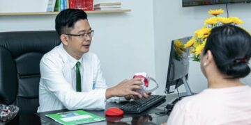 ThS.BS. Nguyễn Quang Tiến – CEO Bệnh viện Răng Hàm Mặt Sài Gòn: ‘kẻ thù thầm lặng’ đang phá hủy răng và năm thói quen gây cao răng của nhiều người