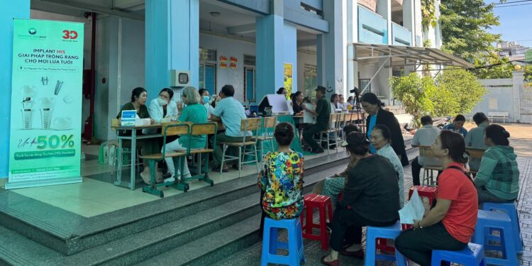 Viện IMRIC – Viện IRLIE và Bệnh viện Răng Hàm Mặt Sài Gòn: Chăm sóc sức khỏe răng miệng cho cựu chiến binh phường Tân Thuận (TP.HCM)