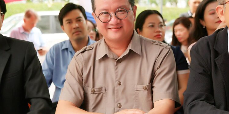 TS. Hồ Minh Sơn: Tình huống pháp lý liên quan Vụ chủ phòng khám ở TPHCM hành hung khách hàng và đối với ‘phe vé’ vi phạm pháp luật?