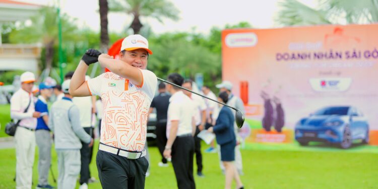 Ông Trần Sơn Vũ – Chủ tịch Hiệp hội AVRCIPL dự khai mạc giải golf “Swing for dream 2025 – Kết nối doanh nhân”