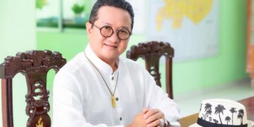 Ông Hồ Minh Sơn: Tình huống pháp lý về người vu khống hoa hậu Quỳnh Hoa và vụ ‘tổng tài’ ra hiệu lệnh đánh nhân viên quán cà phê?