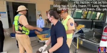 CSGT hỗ trợ tài xế có dấu hiệu đột quỵ trên cao tốc TP.HCM – Long Thành – Dầu Giây
