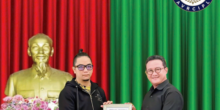 Hiệp hội Nghiên cứu, Tư vấn về Chính sách, pháp luật cho hoạt động đầu tư tại Việt Nam trao quyết định bổ nhiệm Trưởng văn phòng đại diện Hiệp hội tại Hà Nội