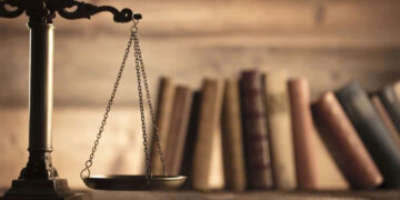 Tình huống pháp lý liên quan diễn viên Trương Ngọc Ánh và nữ hiệu trưởng Doãn Thị Lệ Xuân