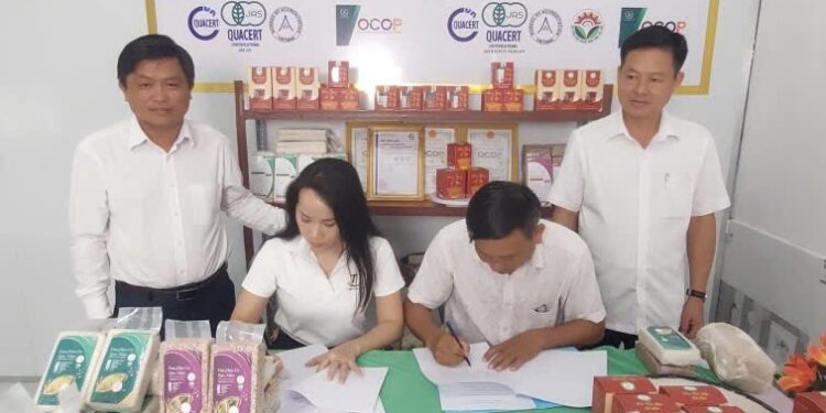 Lễ ký kết hợp tác phát triển bền vững ngành hàng gạo