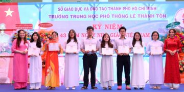 TRƯỜNG THPT LÊ THÁNH TÔN LONG TRỌNG KỶ NIỆM NGÀY NHÀ GIÁO VIỆT NAM 20/11 VÀ 50 NĂM GIÁO DỤC THÀNH PHỐ HỒ CHÍ MINH