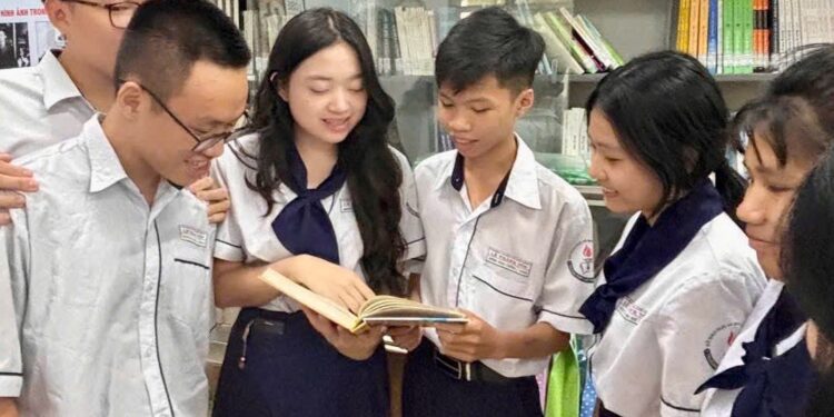 Trường THPT Lê Thánh Tôn (Tân Hưng – TP.HCM): Đạt bước tiến ấn tượng của thầy và trò với số lượng từ 10 đến 16 giải học sinh giỏi cấp thành phố