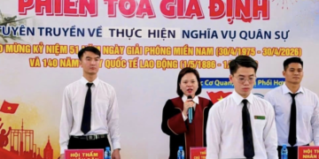TAND khu vực 16-TP.HCM tăng cường tuyên truyền pháp luật cho học sinh qua phiên tòa giả định