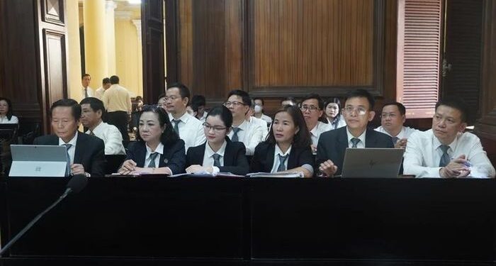 Chỗ ngồi của luật sư tại phiên tòa: Bình đẳng hay kính trên nhường dưới?