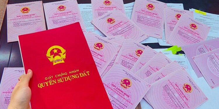 Trung tâm tư vấn pháp luật Toàn Tâm tuyên truyền về Luật Đất đai 2024 và Bộ luật Dân sự 2015 cho CLB DN IMRIC – IRLIE và người dân