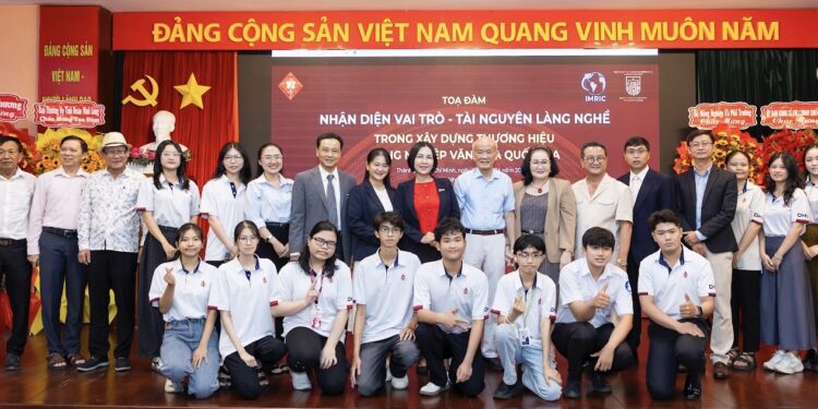 Hiệp hội Làng nghề Việt Nam tổ chức tọa đàm “Nhận diện vai trò – Tài nguyên làng nghề trong xây dựng thương hiệu công nghiệp văn hóa quốc gia” tại TP.HCM