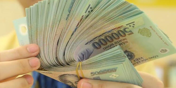 Hỗ trợ mỗi tháng 2.000.000 đồng cho giám định viên tư pháp và 1.400.000 đồng cho người giúp việc theo Nghị quyết 28, cụ thể ra sao?
