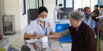 Mức phụ cấp ưu đãi nghề mới theo NĐ350 cho viên chức trạm y tế, trung tâm y tế dự phòng là bao nhiêu?