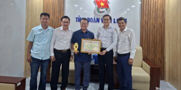 Ông Hồ Minh Sơn vinh dự tiếp tục nhận bằng khen của Chủ tịch UBND tỉnh Vĩnh Long