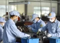 Nghỉ việc trước thời hạn hợp đồng có phải bồi thường công ty không?