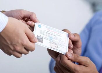 Đang hưởng lương hưu, thẻ BHYT có phải gia hạn?
