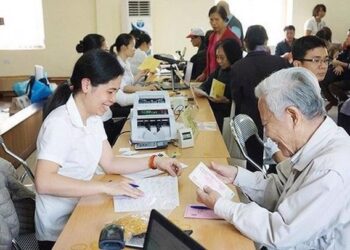 UBND cấp xã phải chuyển kinh phí trợ cấp hưu trí xã hội trước ngày 25 hằng tháng