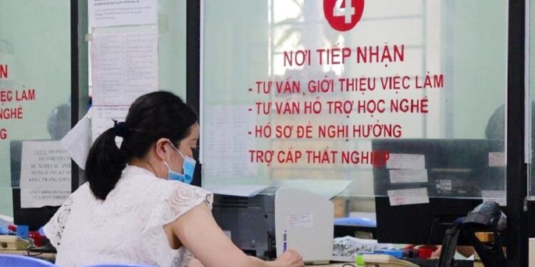 Đang hưởng trợ cấp thất nghiệp mà có việc làm mới, cần làm ngay việc này nếu không có thể gặp rắc rối